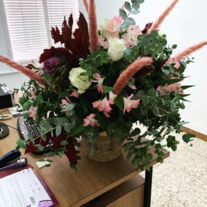 Ramo verde y rosa
